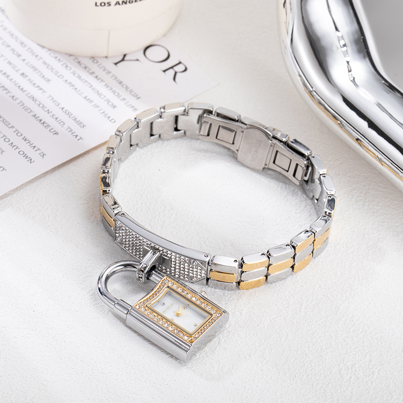 Concave shaped lock head brace - Luxury Watch Diamond recension och pris