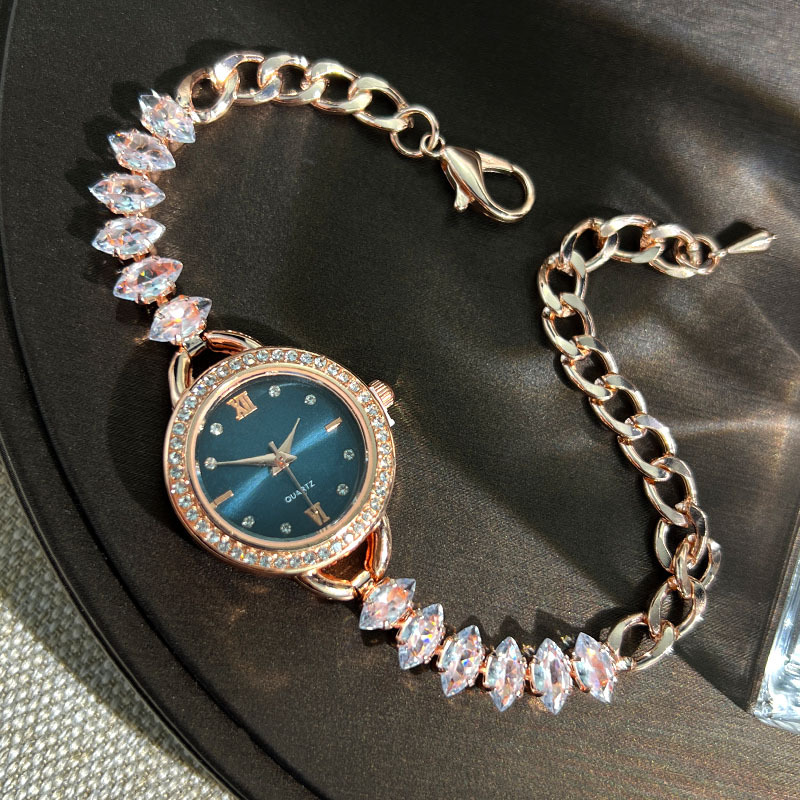 UTHAI CQ383 Fashionable Women  - Luxury Watch Diamond recension och pris